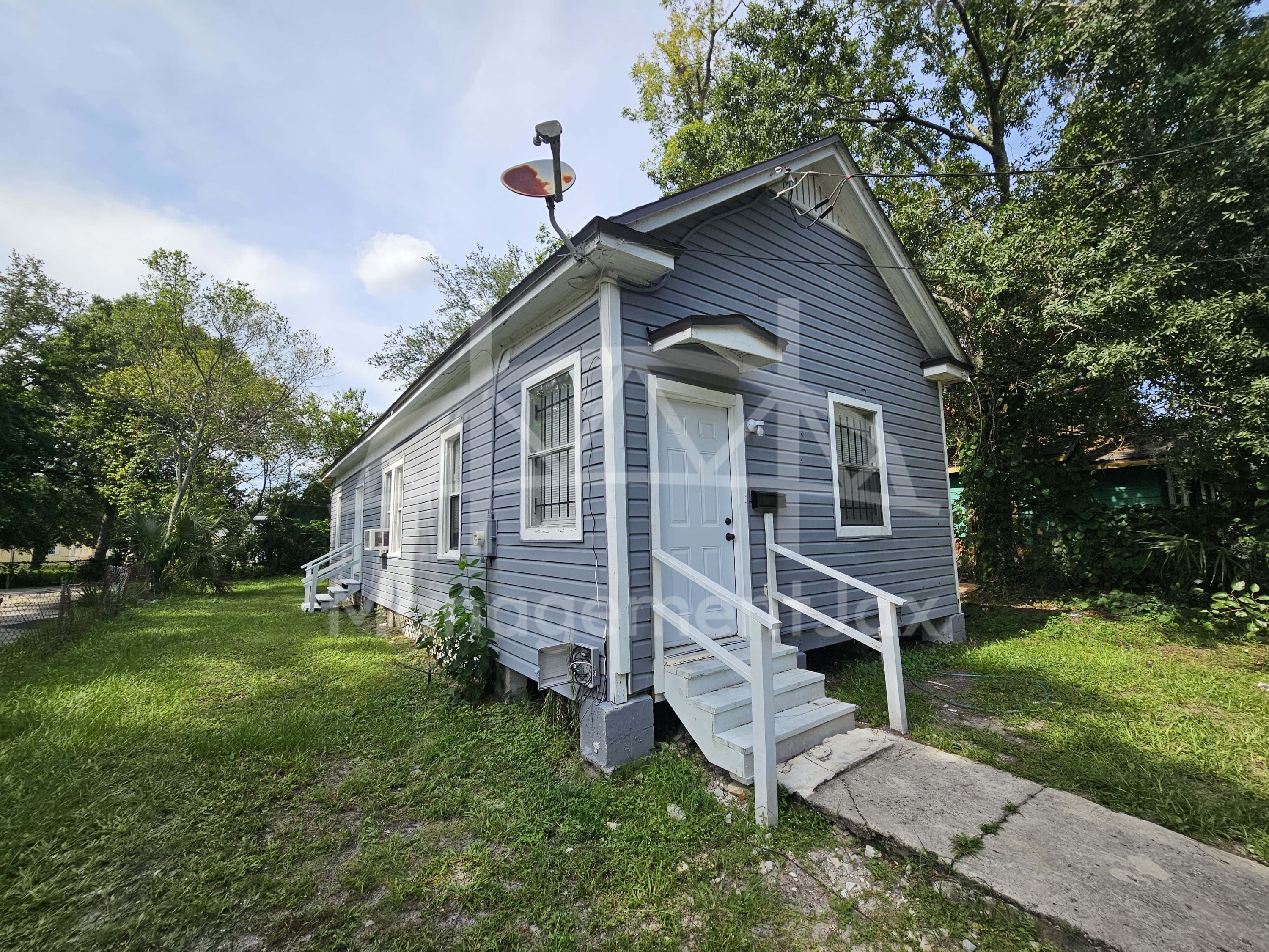 1553 West 35th Street